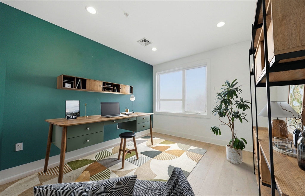 533 Cambridge St # 105