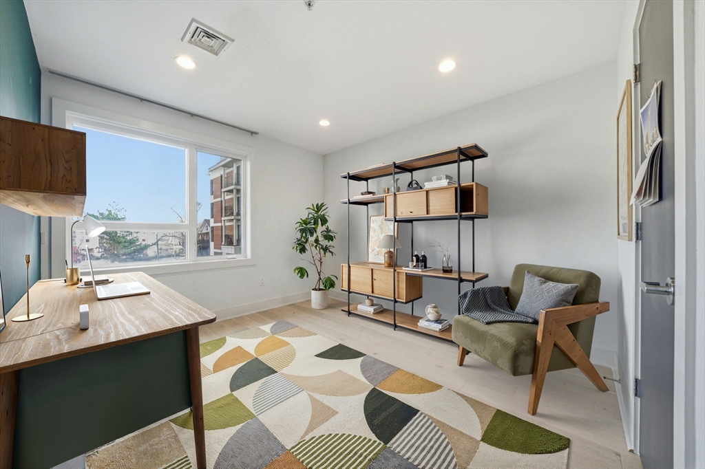 533 Cambridge St # 105