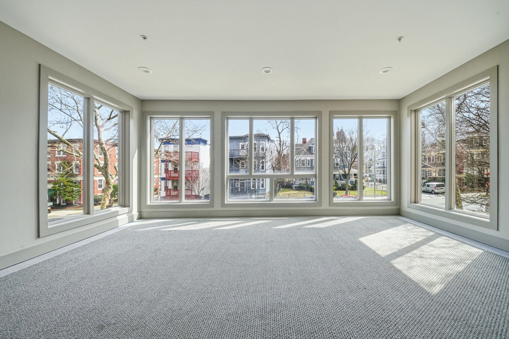 533 Cambridge St # 105