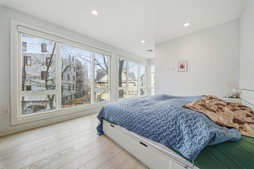 533 Cambridge St # 105