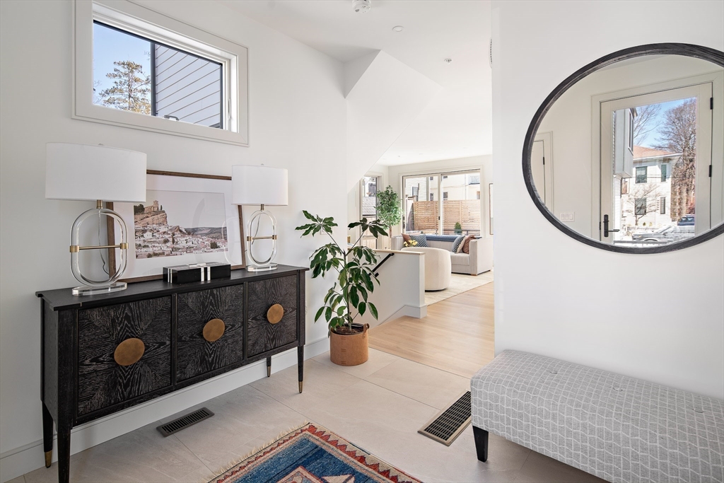 10 Thingvalla Ave # 10
