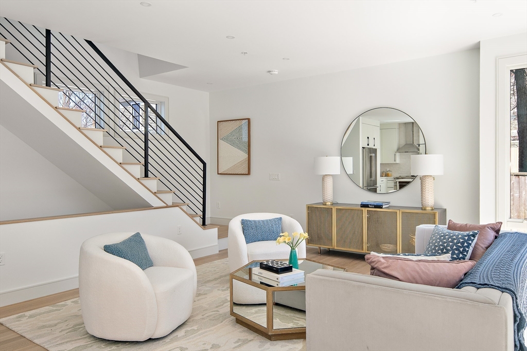 10 Thingvalla Ave # 10