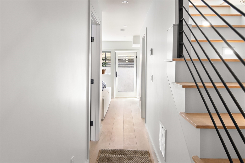 10 Thingvalla Ave # 10