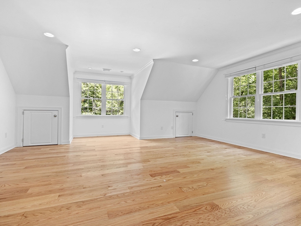 93 Goulding St W