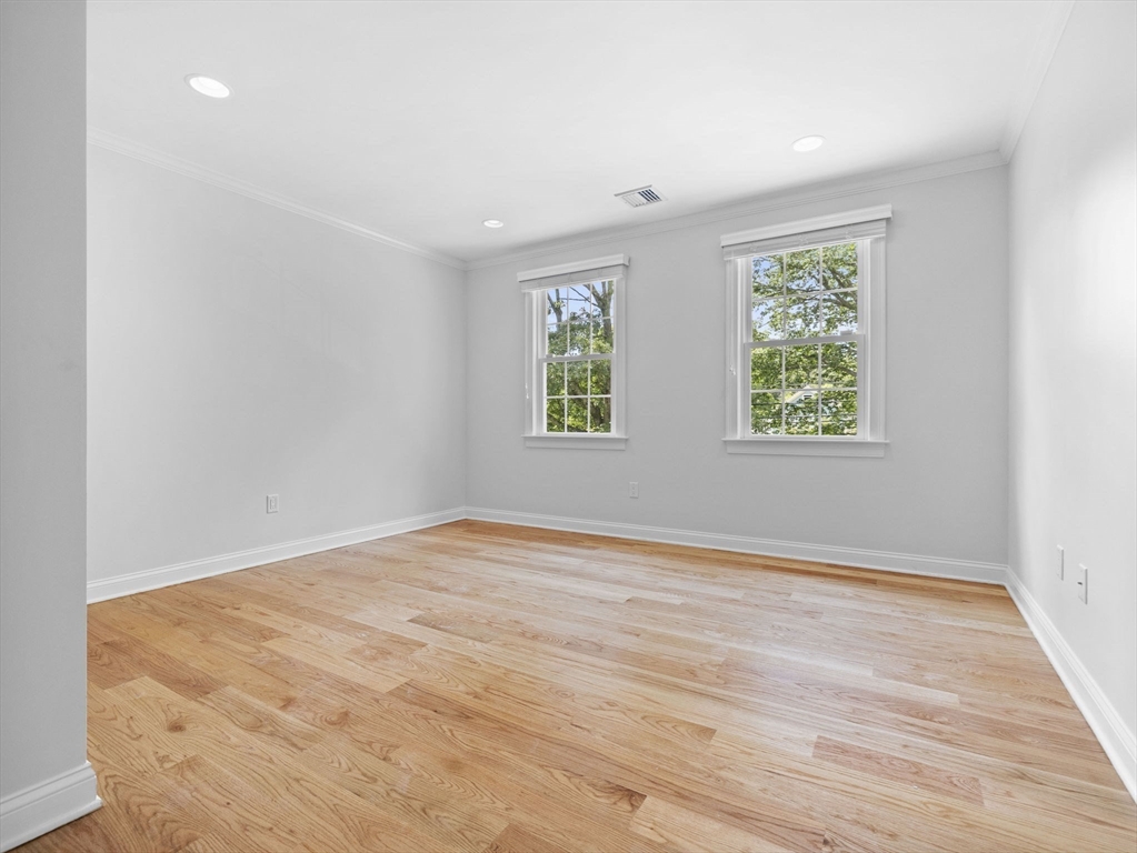 93 Goulding St W