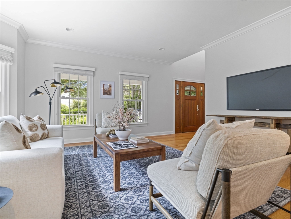 93 Goulding St W
