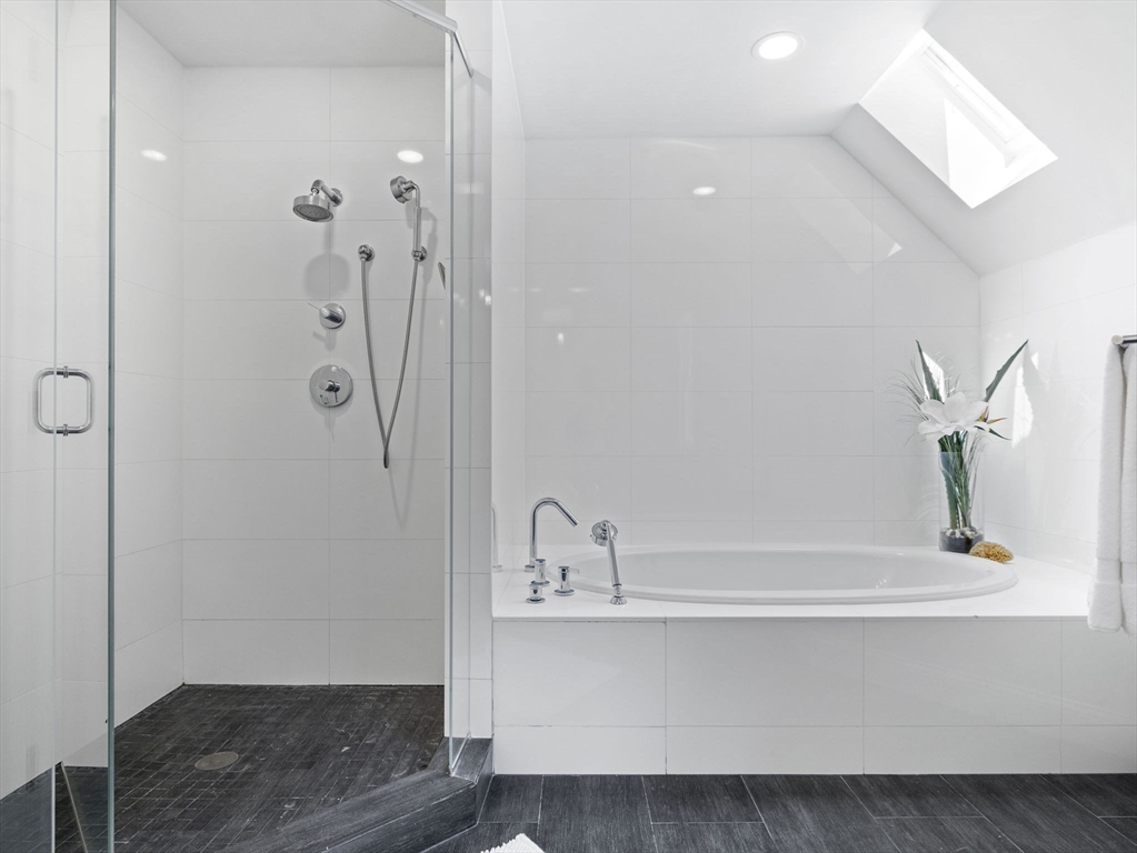 93 Goulding St W