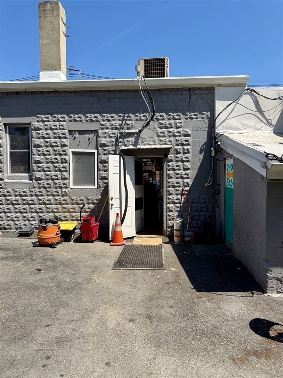 212 Waverley Ave