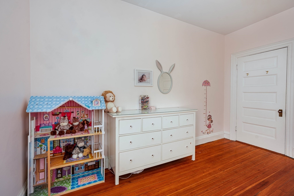 1064 Beacon St # 12A