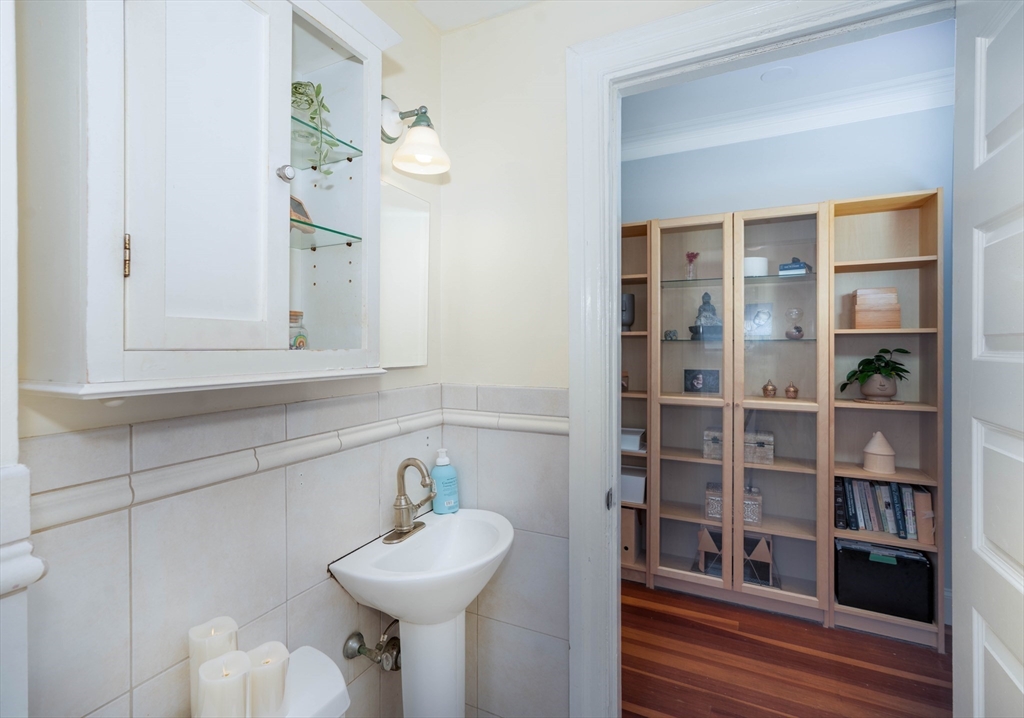 1064 Beacon St # 12A