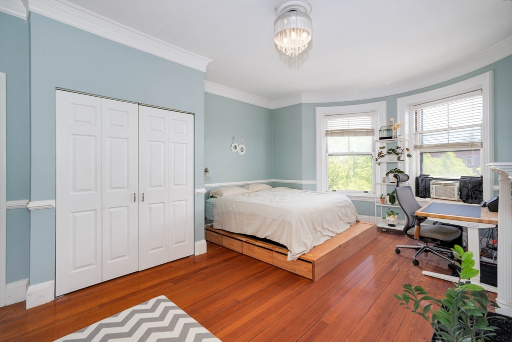 1064 Beacon St # 12A