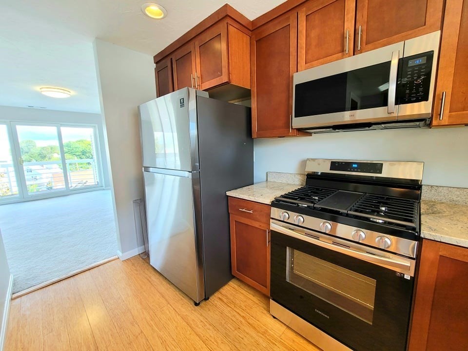 391 Hyde Park Ave # 206