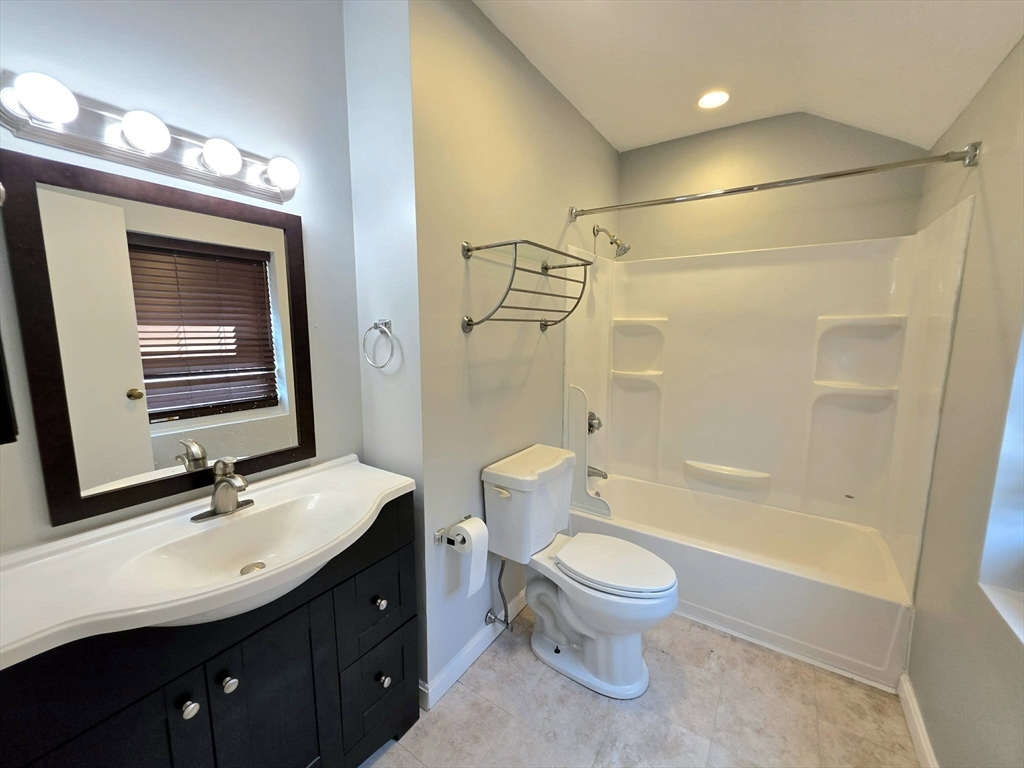 391 Hyde Park Ave # 206
