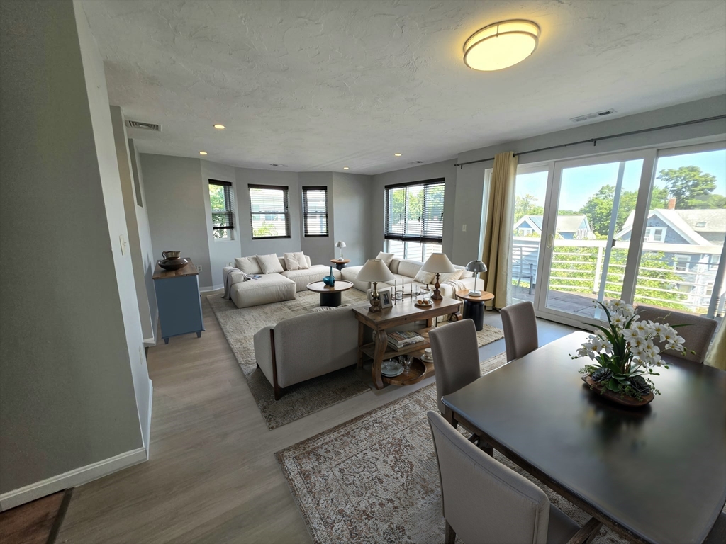 391 Hyde Park Ave # 206