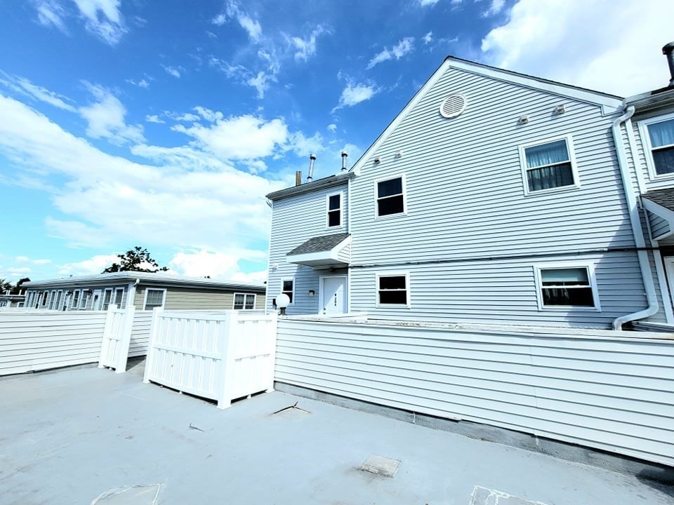 391 Hyde Park Ave # 206
