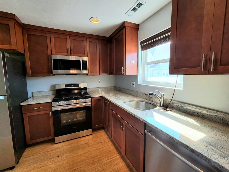 391 Hyde Park Ave # 206