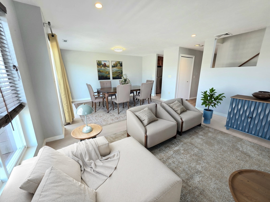 391 Hyde Park Ave # 206