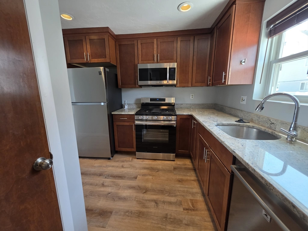 391 Hyde Park Ave # 206