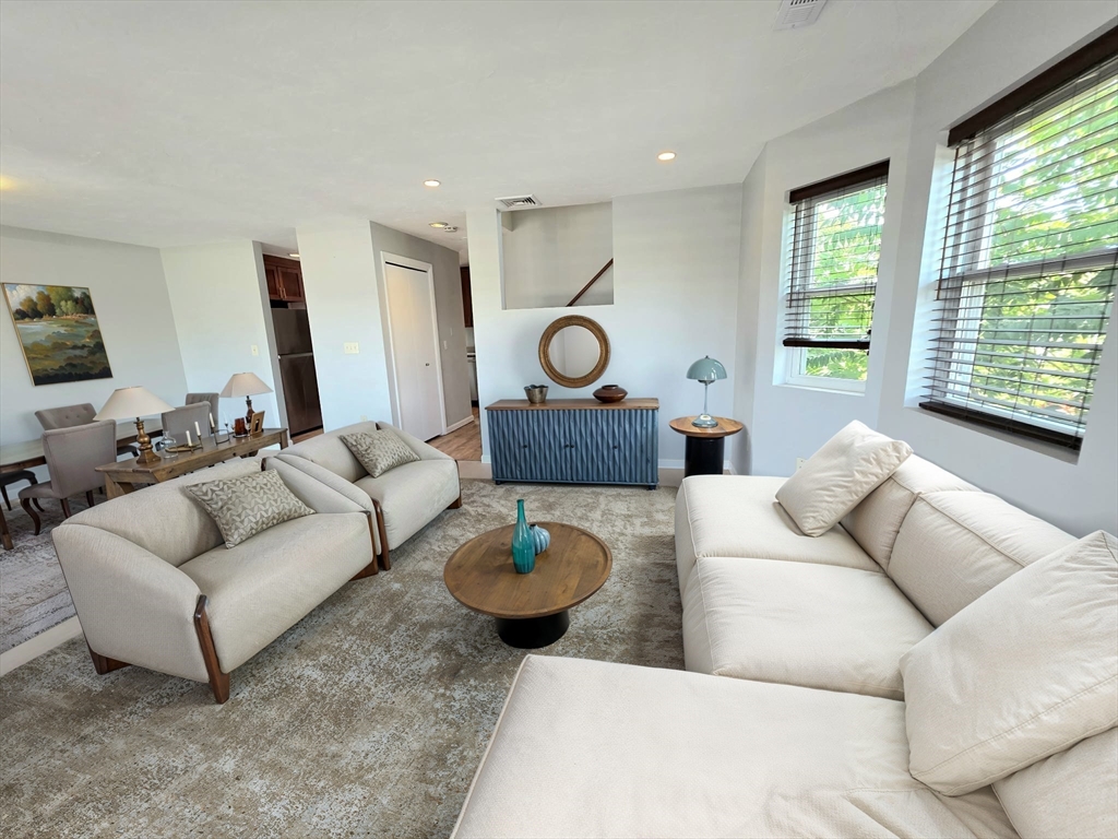 391 Hyde Park Ave # 206