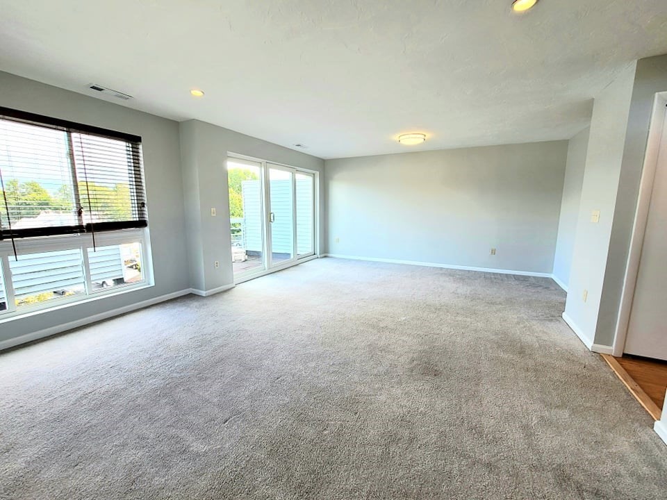 391 Hyde Park Ave # 206