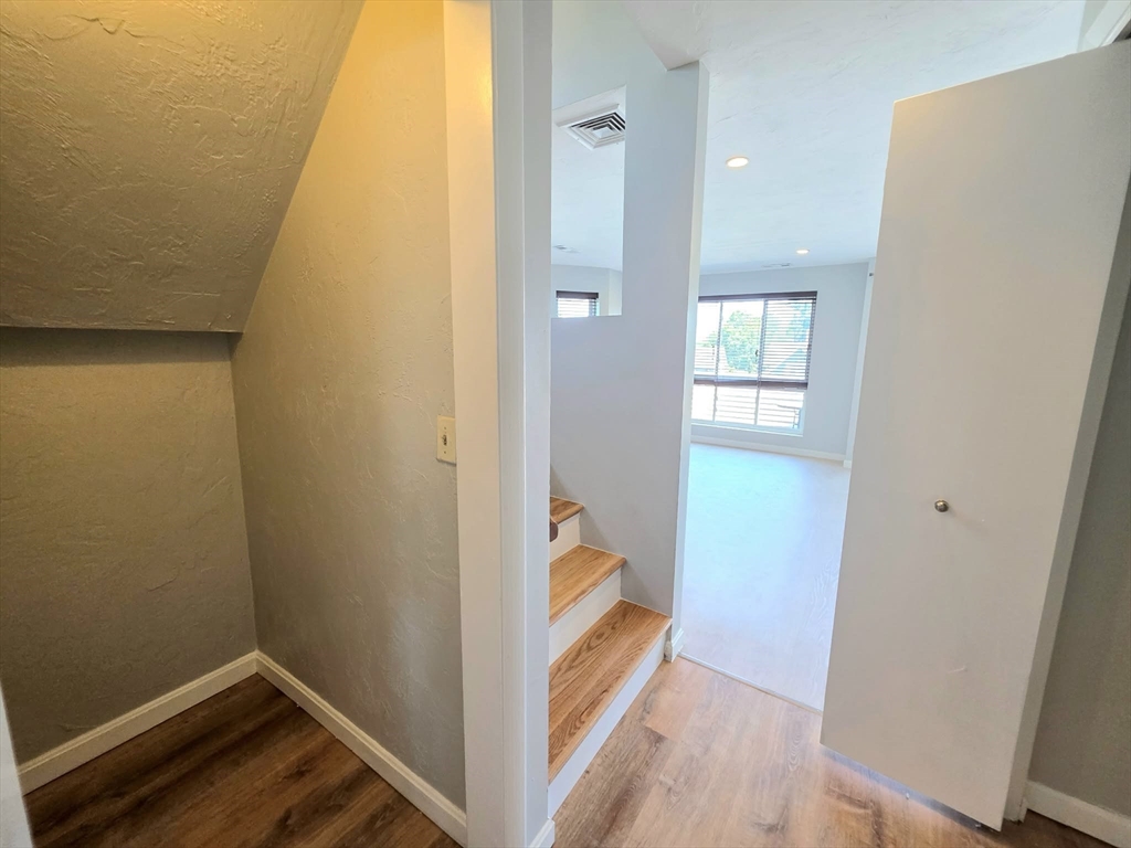 391 Hyde Park Ave # 206