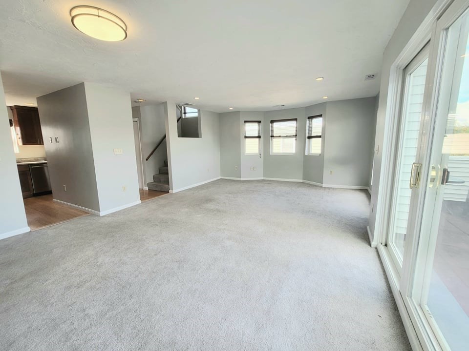 391 Hyde Park Ave # 206