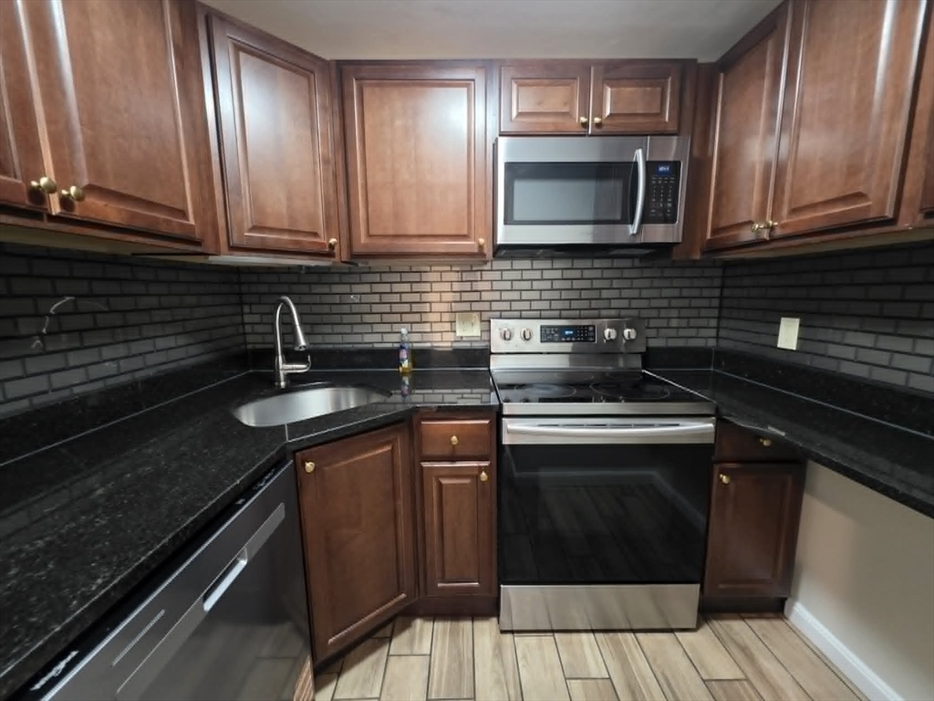 230 Willard St # 407