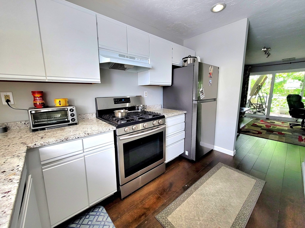 391 Hyde Park Ave # 212