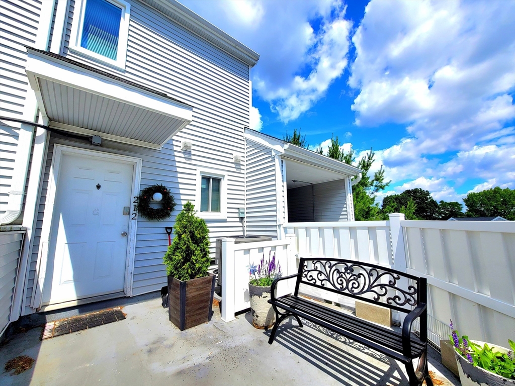 391 Hyde Park Ave # 212