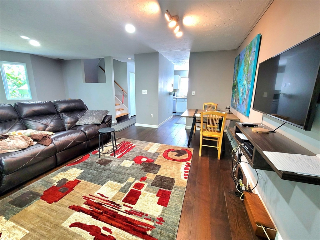 391 Hyde Park Ave # 212