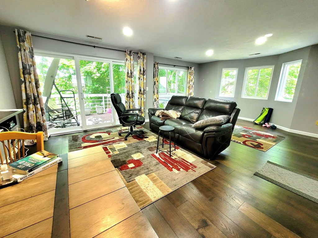 391 Hyde Park Ave # 212