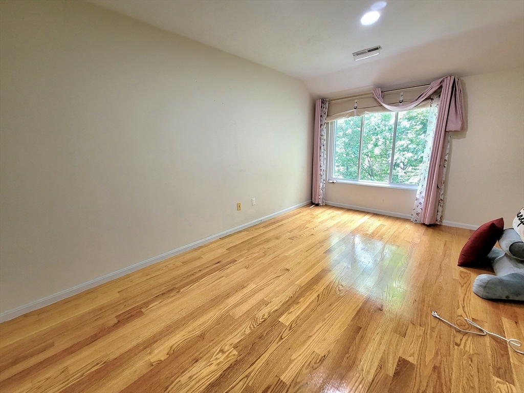 391 Hyde Park Ave # 212