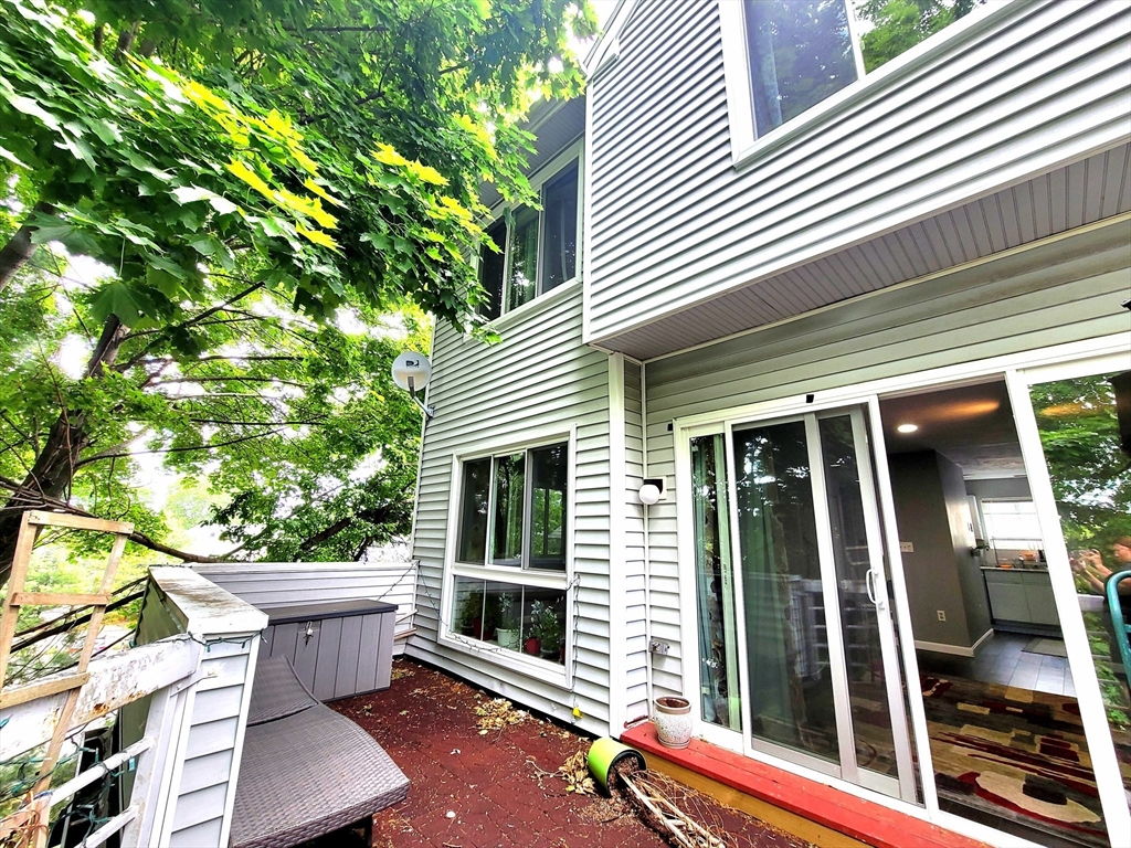 391 Hyde Park Ave # 212