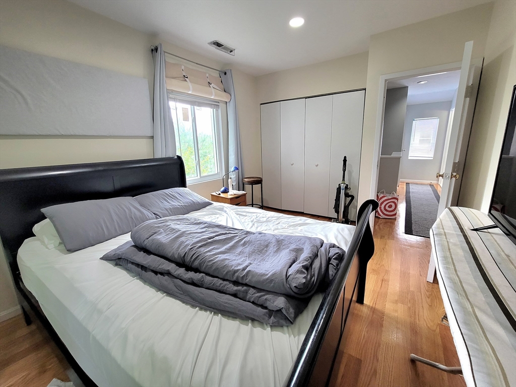391 Hyde Park Ave # 212