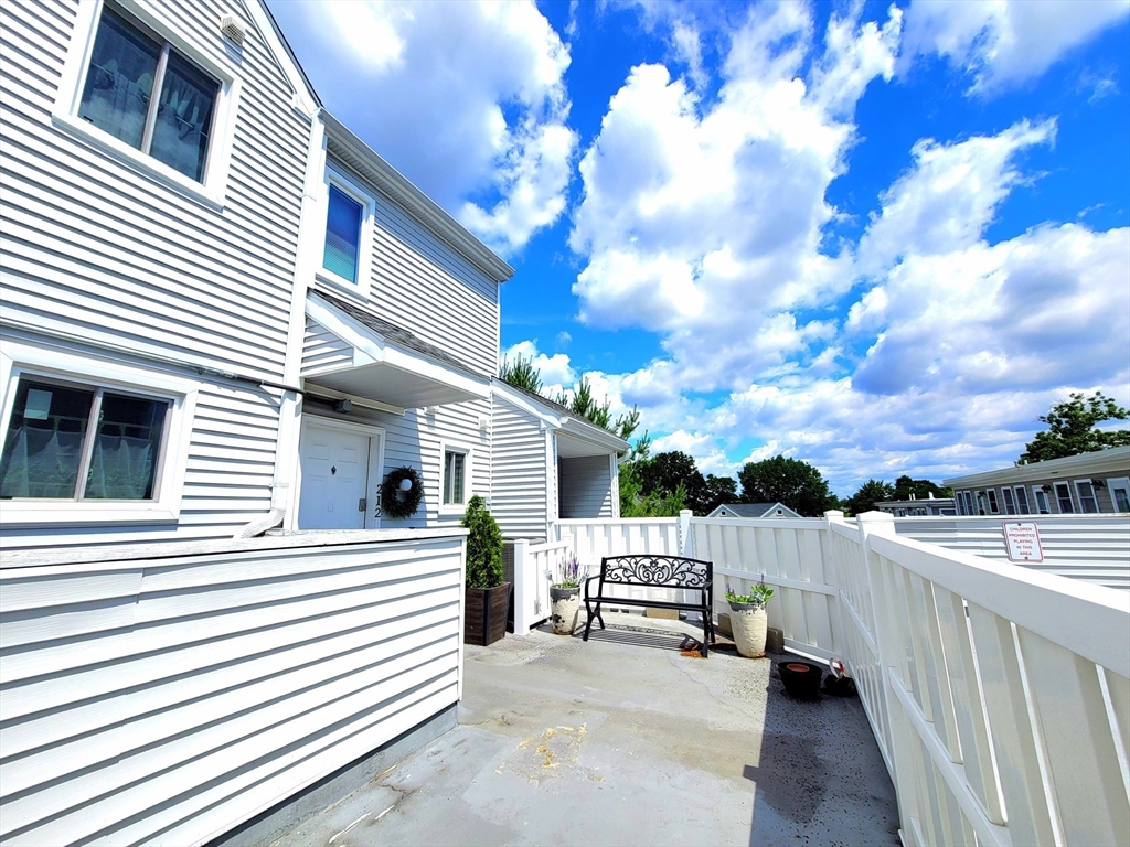 391 Hyde Park Ave # 212