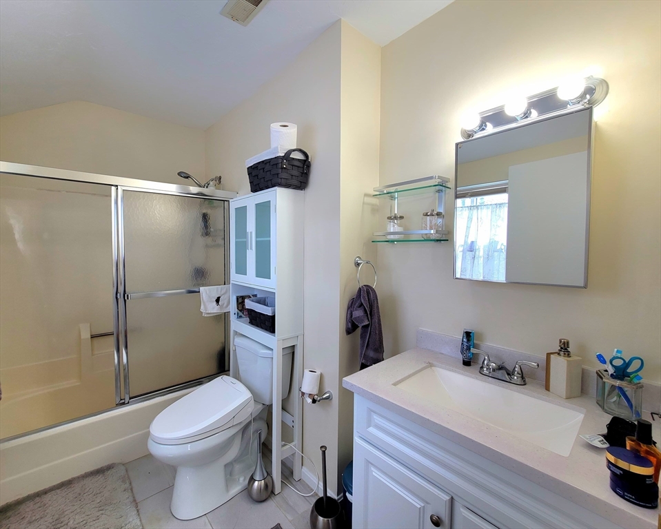 391 Hyde Park Ave # 212