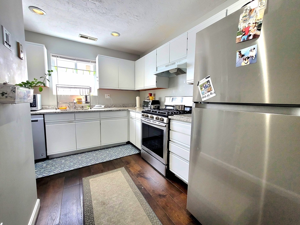 391 Hyde Park Ave # 212