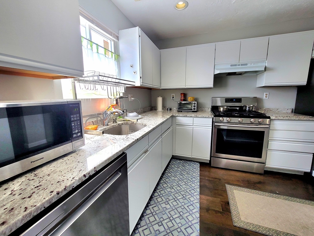 391 Hyde Park Ave # 212