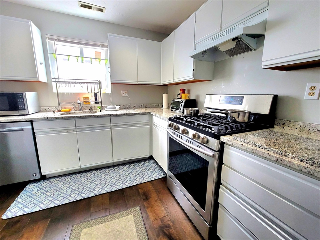 391 Hyde Park Ave # 212