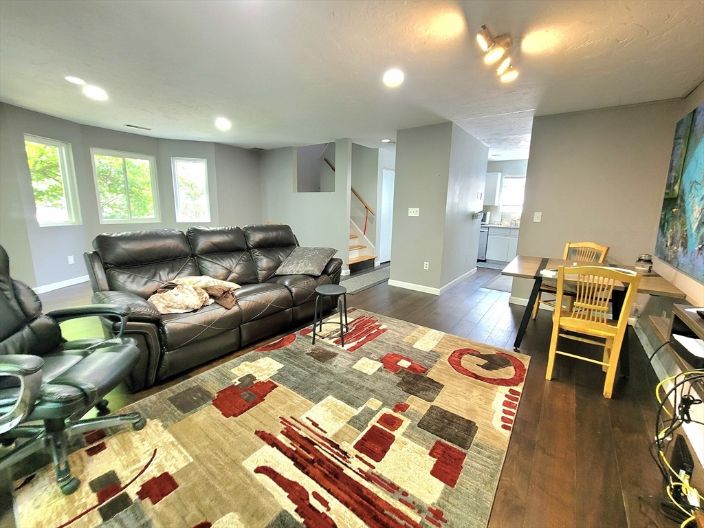 391 Hyde Park Ave # 212