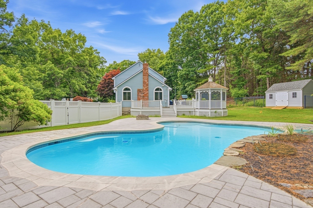 106 Colonial Drive