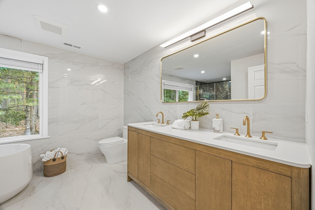 106 Colonial Drive