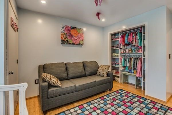 30 Chelsea St # 305