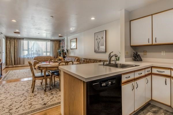 30 Chelsea St # 305