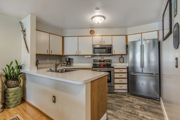 30 Chelsea St # 305