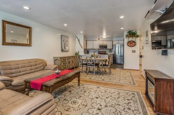30 Chelsea St # 305