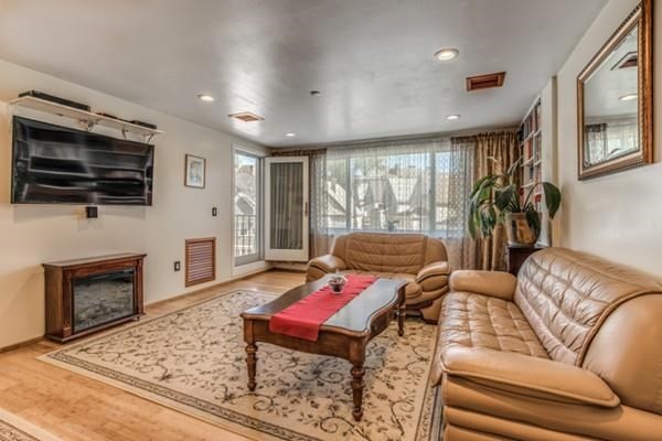 30 Chelsea St # 305