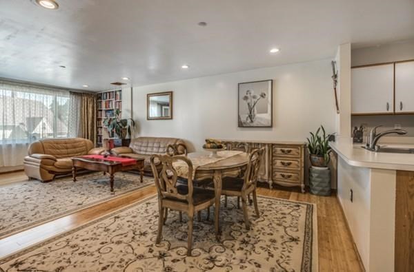 30 Chelsea St # 305