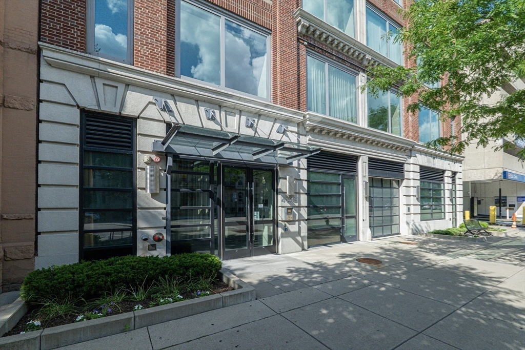 43 Westland Ave # 409