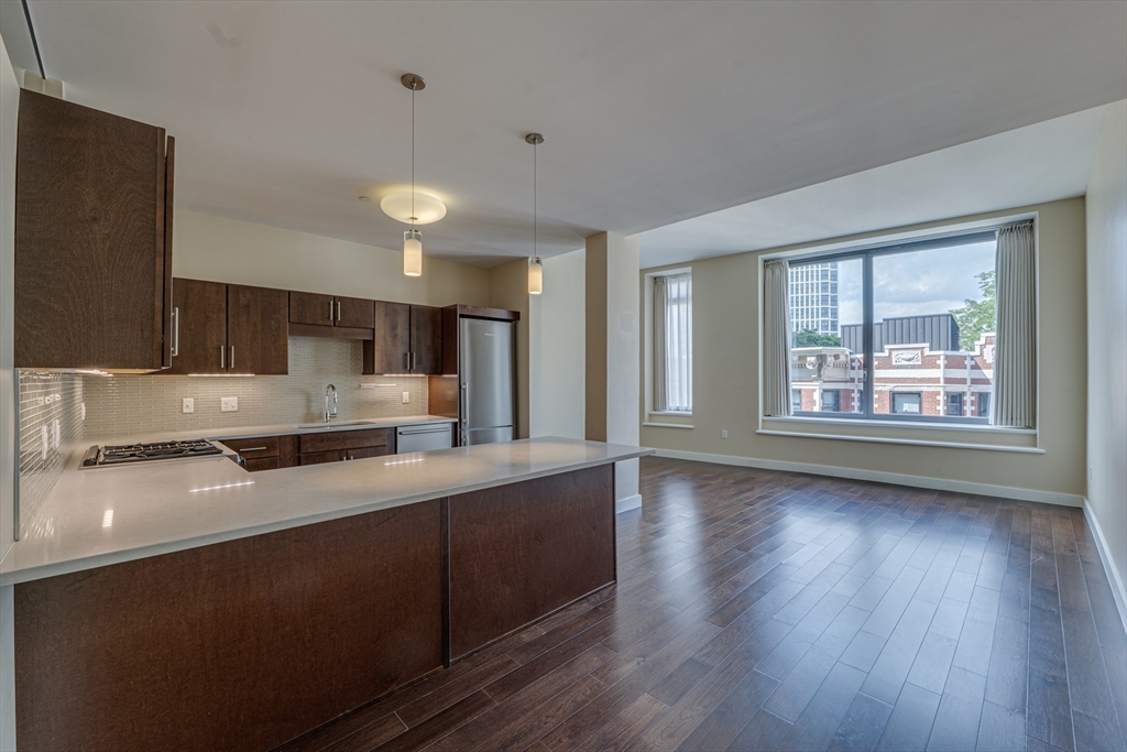 43 Westland Ave # 409